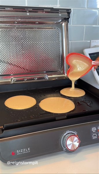 1.6M views · 15K reactions | 﫧識數丹Dog Grooming Routine & Cooking Breakfast ASMR #pitbull #doggrooming #grooming #dogbath #dogbathroutine #dogsofinstagram # bath #dogspa #doglover #dogmom #pitbullsofinstagram #routine #funnydogs #cutedog #asmr #asmrsounds #satisfying #relaxing #viral #explore #viralreels | reignstormpit | Facebook