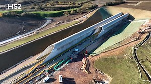 HS2's longest tunnel is now complete – a significant milestone for Britain's new high-speed railway. ✔️ Final works at the tunnel's vent shafts at Chesham Road and Little Missenden bring to an end almost five years of construction beneath the Chilterns. Once tracks and overhead electrical equipment are installed, trains will travel through the 10-mile tunnel at 200mph – crossing it in just three minutes. 🚄 Watch the story of the Chiltern Tunnel here 👉 https://ow.ly/PRJ750Y17lz | High Speed Two