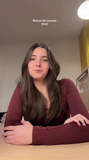Retour de courses d'une étudiante au Leclerc