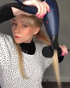 Realizzare una piega voluminosa e brillante non è mai stato così facile ✨ www.ghdhair.com/it/helios-asciugacapelli/navy-helios | ghd