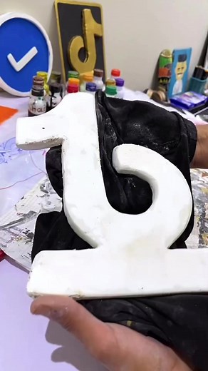 1.3M views · 9.8K reactions | عملت درع بدل اللي اتكسر مني ♥️ #hosamart #art #foryou #explore #artsy #artdubai #arte #instaart #acrylic #artoftheday #artwork #artnow #drawn #artdrawing #drawings #arthelp #رسم #رسمتي #رسماتي #رسمة #رسمي #رسمات #رسمتي #دعم_رسامين #رسامين #رسام #اكسبلور #مصر | Hosam ART | Facebook