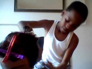 Hair Tutorial,how to do a quick ponytail bump.