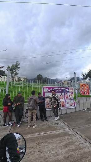 Control y convivencia: Jóvenes consumiendo licor
