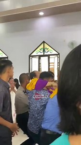 Pdt Albert Manapa S.Th meninggal dunia saat memimpin ibadah pelayanan minggu di Gereja Toraja Jemaat Pniel Tarakan, Kalimantan Utara, 03 Desember 2023 | Kareba TV