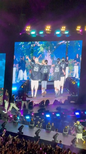 Tomorrow X Together (TXT) - Encore Magic 🪄 Live ⭐️ Act: Tomorrow World Tour (LA Show) 🩵