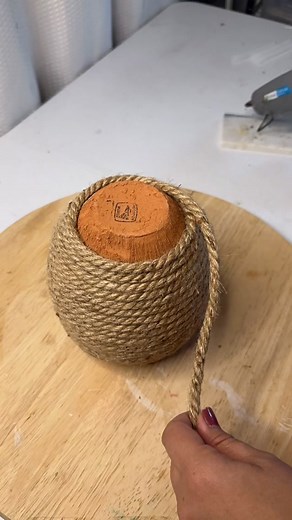 Winnie the Pooh centerpieces for a babyshower, I love how they turned out! 💕 #winniethepooh #winniethepoohhoneypot ##winniethepoohbabyshower #winnie #winniepooh #baby #babyshower #babyshowerdecorations #babyshowercenterpiece #honeypot #babyboy #babygirl #floralarrangements #freshflowers #freshflower #freshflowerarrangement #babytiktok #winnie