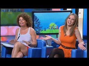Angie Cardenas luciendo escote en arucitys 8tv