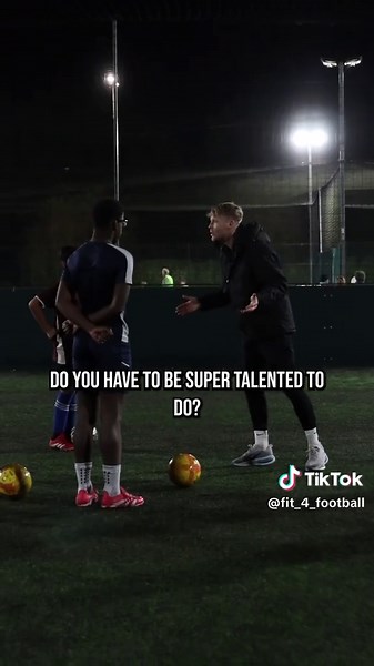 ⚽️TALK ON THE FOOTBALL PITCH⚽️ #footballtraining #footballacademy #soccerdrills #footballelite