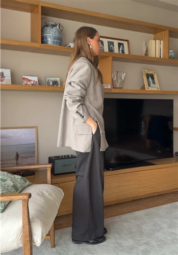 Effortless Chic: Your Go-To Classic Outfit 🖤