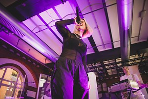 „All Together For The Music“: Popsängerin Mathea gibt intimes Konzert