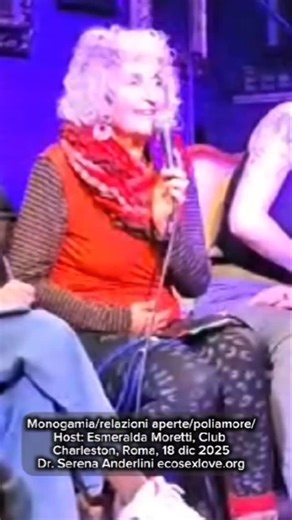 Serena Anderlini | Che cos'è il poliamore? Mi chiedete spesso. E per il nuovo anno vi regalo questo video. Il poliamore, anche detto non-monofamia etica, è... | Instagram