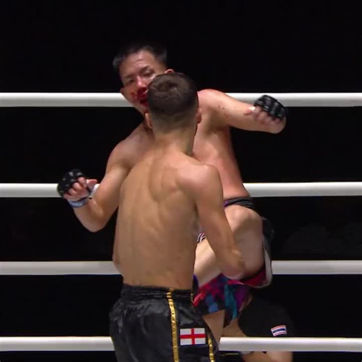 Slo-mo can’t soften the impact 🎞️ Jake Peacock's shots are thunderous ⚡