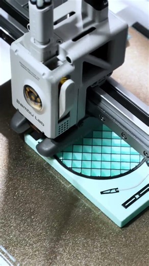 Create your own record coasters with our 3D effect plate! 🎵