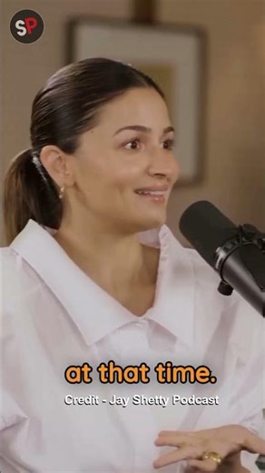 Alia Bhatt: Bollywood Diva, Talented Actress, Iconic Roles, Stunning Performances.