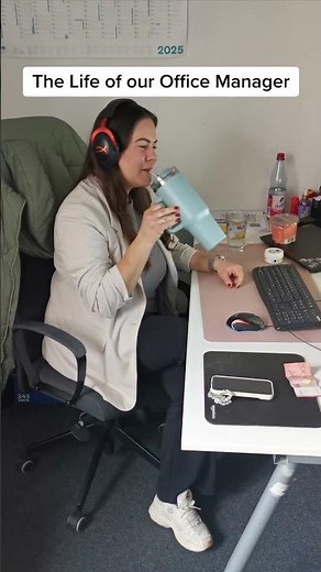 The life of our Office Manager 👩‍💻💅