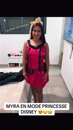 Myra, la reine de la villa : un délire royal !