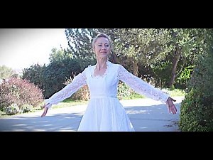 I bought the best GOODWILL WEDDING DRESSES FROM THE THRIFT STORE! S02E01 Thrift Haul Dress Up Time