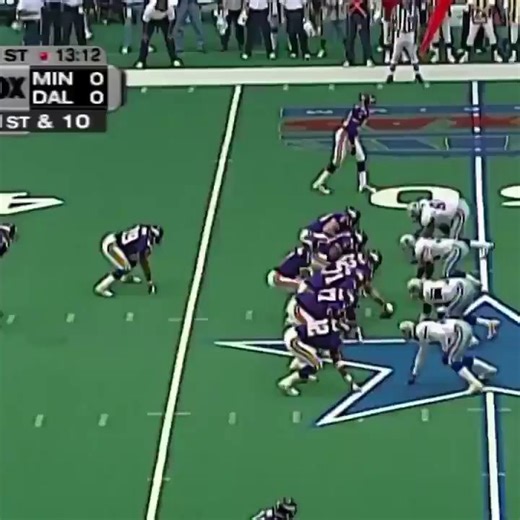 Three catches. Three TDs. 163 yards. On Thanksgiving in 1998, Randy Moss had a Thanksgiving feast. 🦃 (🎥 @nfllegacy) | NFL on CBS