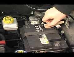 Auto startet nicht, Batterie ist voll - so können Sie den Fehler beheben