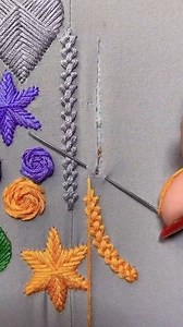 Menyaksikan benang-benang ini menyatu rasanya seperti terapi ya? ✨ Dari pola sederhana sampai jadi mahakarya yang cantik. Teknik mana nih yang paling ingin kamu coba di rumah? 🧵✂️ ​Biarkan kreativitasmu mengalir lewat setiap tusukan jarum. Selamat berkarya! #BordirTangan #EmbroideryArt #SulamTangan #TutorialBordir #HandEmbroidery #EmbroideryTutorial #KerajinanTangan #DIYCrafts #DIY #menjahit #penjahit #menyulam #MenjahitKreatif #SeniBordir #EmbroideryDesign #StitchAnimation #SatisfyingVideo #Cr