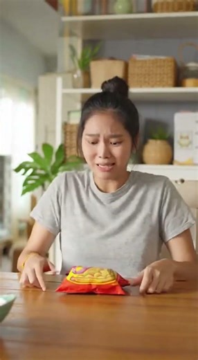 The Unbearable Snackle Struggle: A Relatable Battle for the Perfect Snack