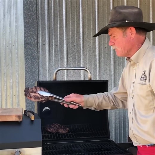 How to Grill the Perfect Steak - Easy Tips for a Juicy Tender Steak | Kent Rollins