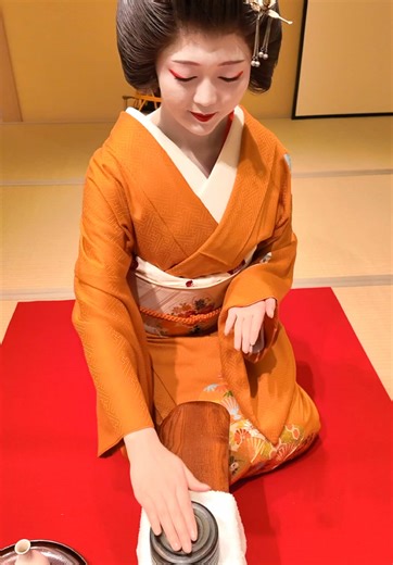 Konpirafnefune: Exploring the Dance of Geisha