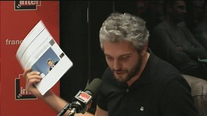 HUMOUR | Tandis que la France fait moins d'enfants, Pierre-Emmanuel Barré s'interroge sur l'engouement des Français pour Emmanuel Macron. cc La Bande Originale - France Inter. | France Inter