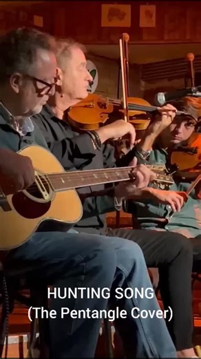 Próximo concierto: en Loom VLC, Calle Dr. Sumsi 31, Ruzafa, el próximo viernes 28 de noviembre a las 19 h. Video: Sección instrumental de "Hunting Song" de The Pentangle, interpretada en concierto en El Volander el domingo 26, junto con Ilya Gogadze a la viola y Valerijs Ivanovs al violín. Instrumental section of "Hunting Song" by The Pentangle, performed in concert at El Volander on Sunday, October 26th , along with Ilya Gogadze on viola and Valerijs Ivanovs on violin. #instrumental #acousticgu