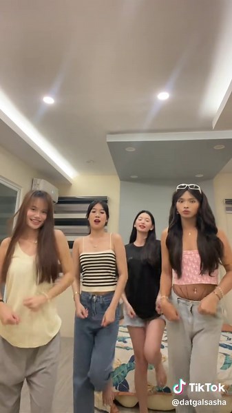 house parody daw @IYANNA @Jewel Aoay @Roxanneee #foryoupage #fypppppppppppppp #fyp