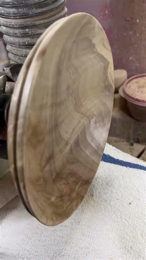 #jettoolsspotlight on @michaelswoodcraft and his great turning skills #jetlathe #domorewithjet