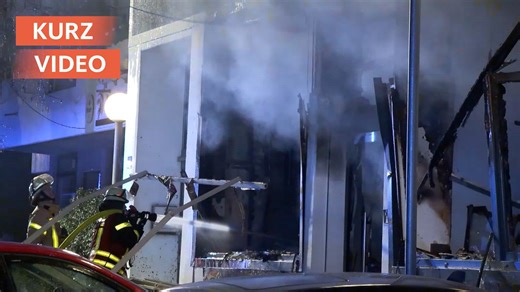 Elf Menschen gerettet nach Explosion im Imbiss | Video