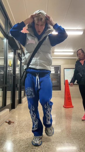 whiteboyem (@whiteboyem)’s videos with original sound - VIXEN