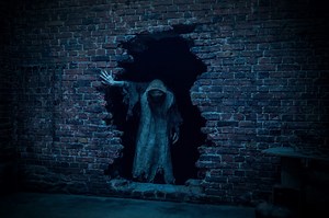 《纸袋头》（2023）恐怖电影：当恐怖片，仅仅，不起作用时，没什么可看的