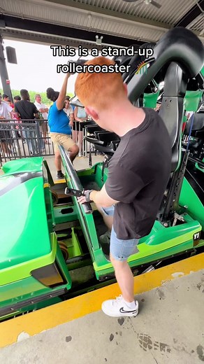 Have you ever seen something like this? 👀🎢 @sfgradventure #sixflags #sixflagsgreatadventure #rollercoaster #coaster #standup #weird #scream #adrenaline #happy #usa #sponsored