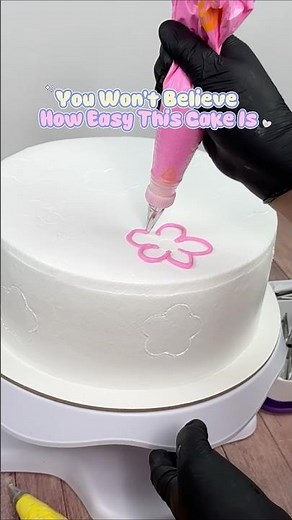 Elegant Floral Piping Technique #CakeArt #Satisfying