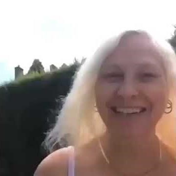 BOOM CLAP I'M IN ME MUMS CAR!