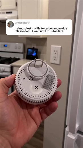 5-in-1 Portable Detector with Temperature Humidity Sensors Plug and-Play Design High-Definition Display Accurate Alerts Ideal for Kitchen Garage RVs Apartments