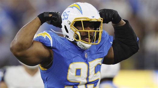 49ers sign veteran D-lineman with Davis set for surgery