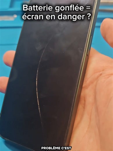 Une batterie d'iPhone gonflée c'est une bombe à retardement ! 🟢 Fixeo Phone, réparations iPhone à Paris 6eme, pièces Apple et service soigné. 📍 6 Rue Bréa - 75006 Paris #iphonebattery #reparationiphone #reparation
