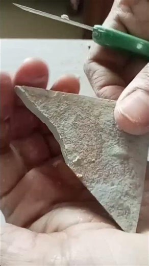 broken triangle stone 🪨