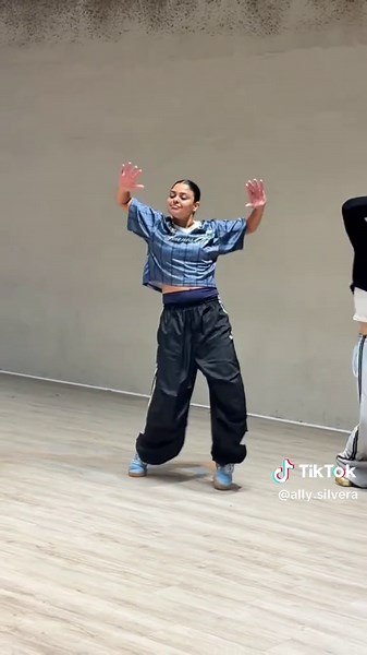 Dame direcciones - coreografía de Rauw Alejandro y Wisin (coreo Axel Barrios)