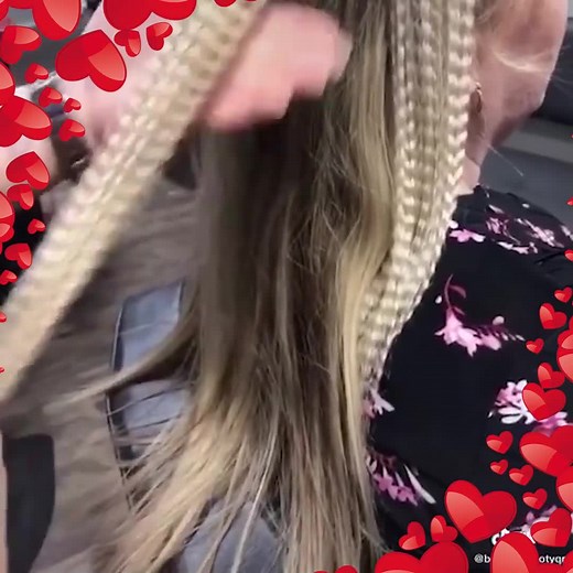 5.2K views · 715 reactions | Více účesů - 1 kulma na vlasy ✨ - Nezpůsobí poškození!  - Rovnoměrně rozvádí teplo! ✅ - Zahřeje se za 30 sekund! Keramický povrch a odolný materiál! Klikni ➔ "KUP TEĎ"  | vigoshop | Facebook