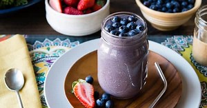 Drink THIS green smoothie as a COMPLETE meal!