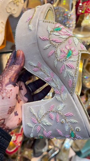 Nk footwear | Beautiful handwork sandals for bride 👰‍♂️❤️📣♥️#viral #wedding #bride #fashion #trendingreels | Instagram