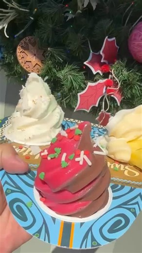 49 reactions · 6 comments | 朗 The MUST-TRY Holiday DOLE Whip Sampler...