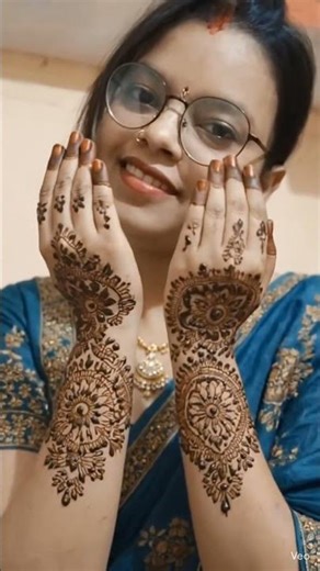 old is gold ye mehndi ke bute...