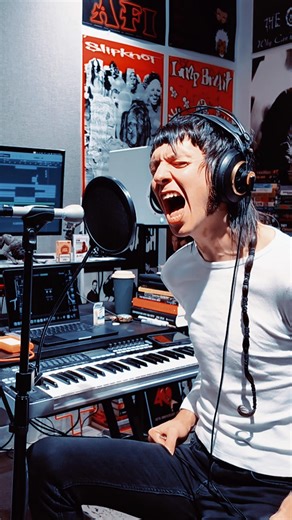 Behind the scenes recording HEATER #darkwave #postpunk #newwave #recordingstudio #musicproducer