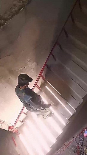 The running light is so cool😎 Do you know how to install it? #yeechop #led #ledlights #lighting #renovation #installation #interiordesign #runninglights #stairs #sensor #tracklighting #home