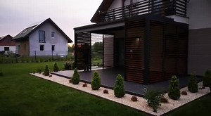 1.8K views · 29 reactions | Pergola z zabudową boczną boczną i z zipem frontowym __________  https://ruchomedeseczki.pl/ ☎ tel. 501 433 655  e-mail: a.kosnowicz@ruchomedeseczki.pl | Ruchome deseczki | Facebook